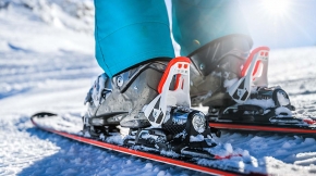 Skíðin og brettin í geymsluna Geymdu skíðadótið og brettadótið hjá okkur Geymslur.is